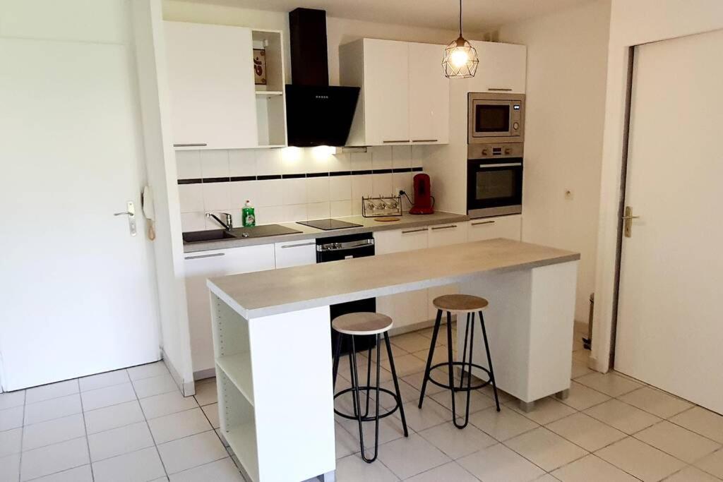 Avec Terrasse Et Jardin Au Calme Proche Bus Metro Apartment Toulouse