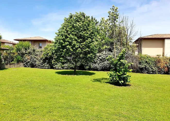 Charmant Appartement Avec Terrasse Et Jardin Au Calme Proche Bus Metro