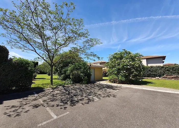 Charmant Appartement Avec Terrasse Et Jardin Au Calme Proche Bus Metro